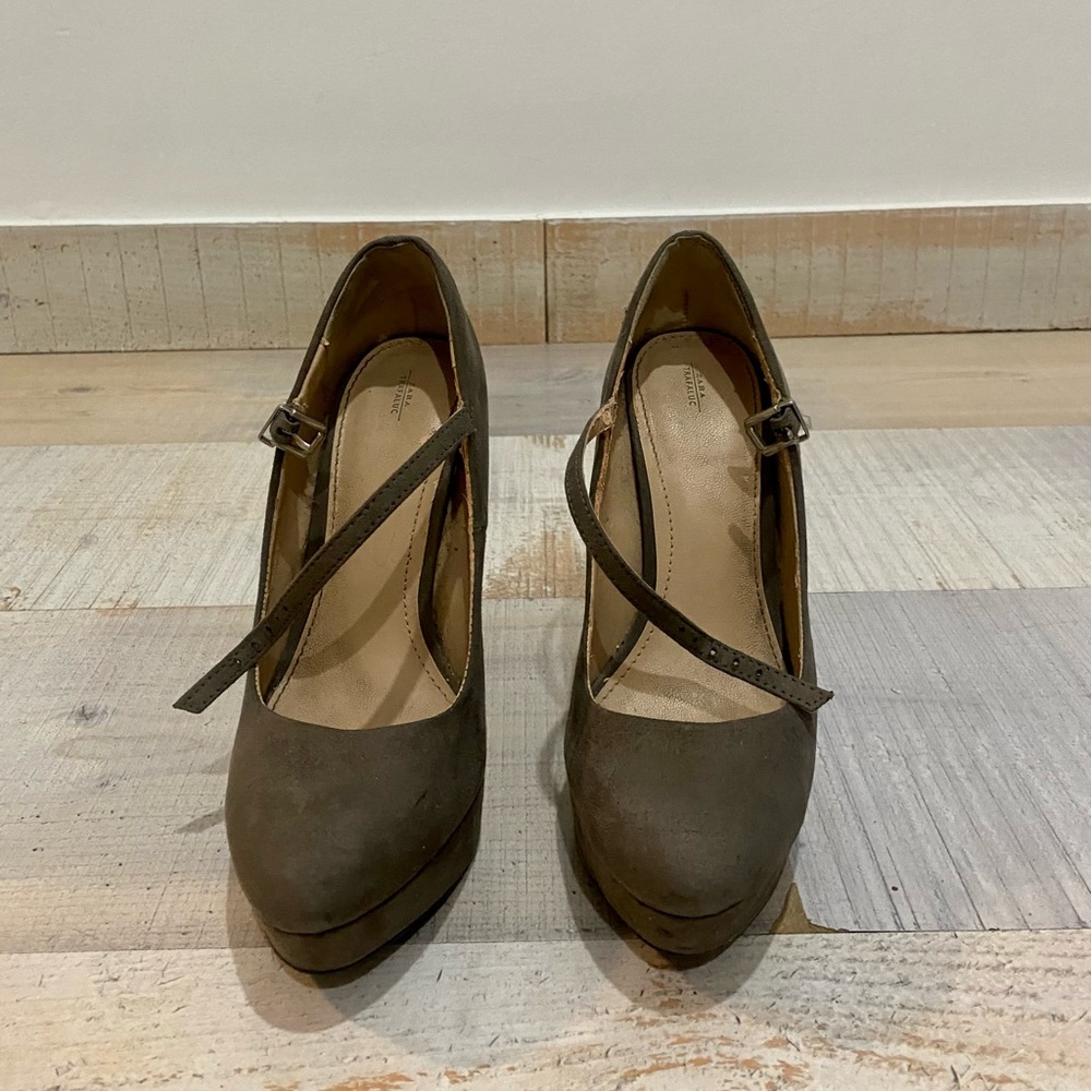 Grey Zara pump heels. In decent condition. Very comfortable - Picture 2 of 5